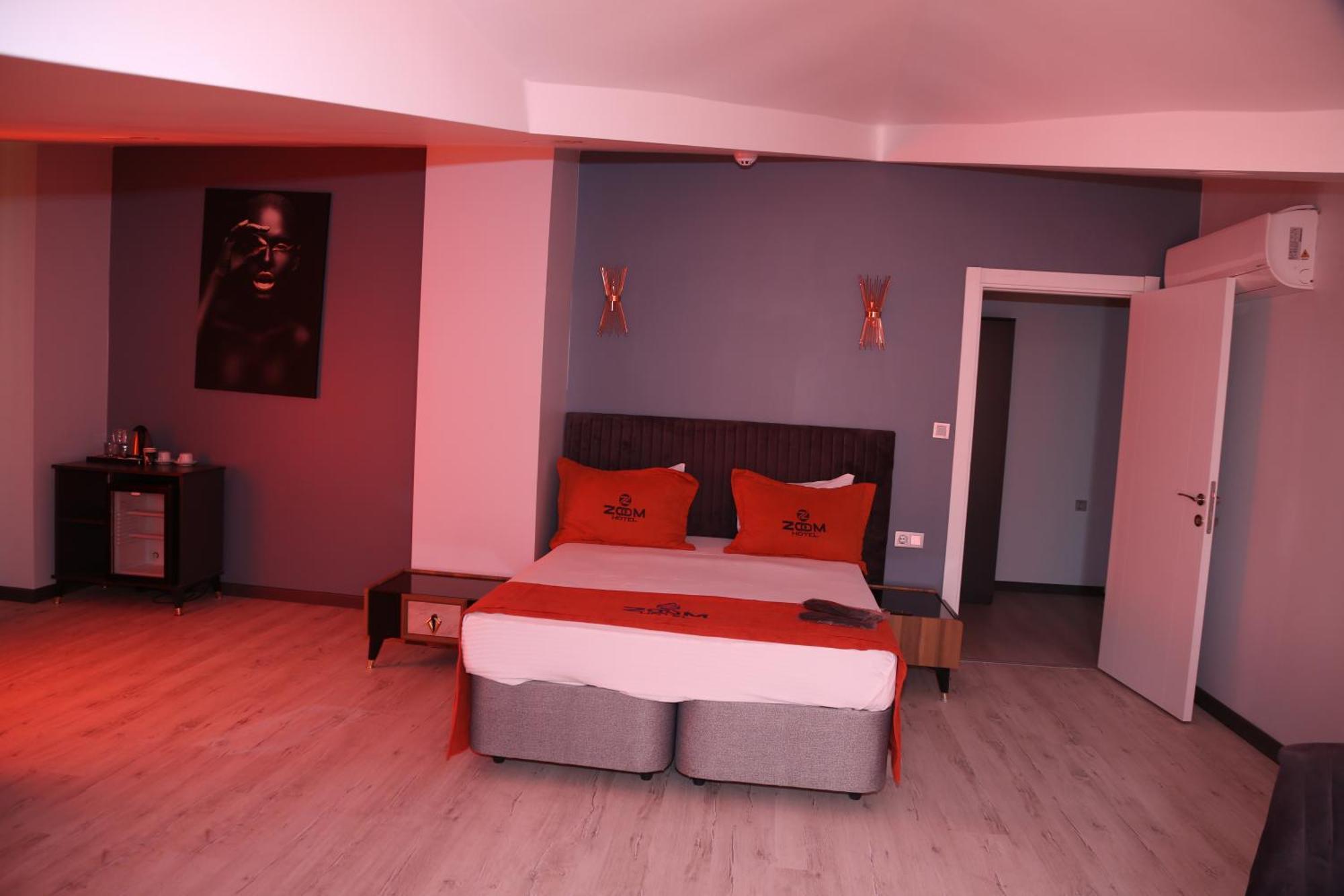 Zoom Otel *
