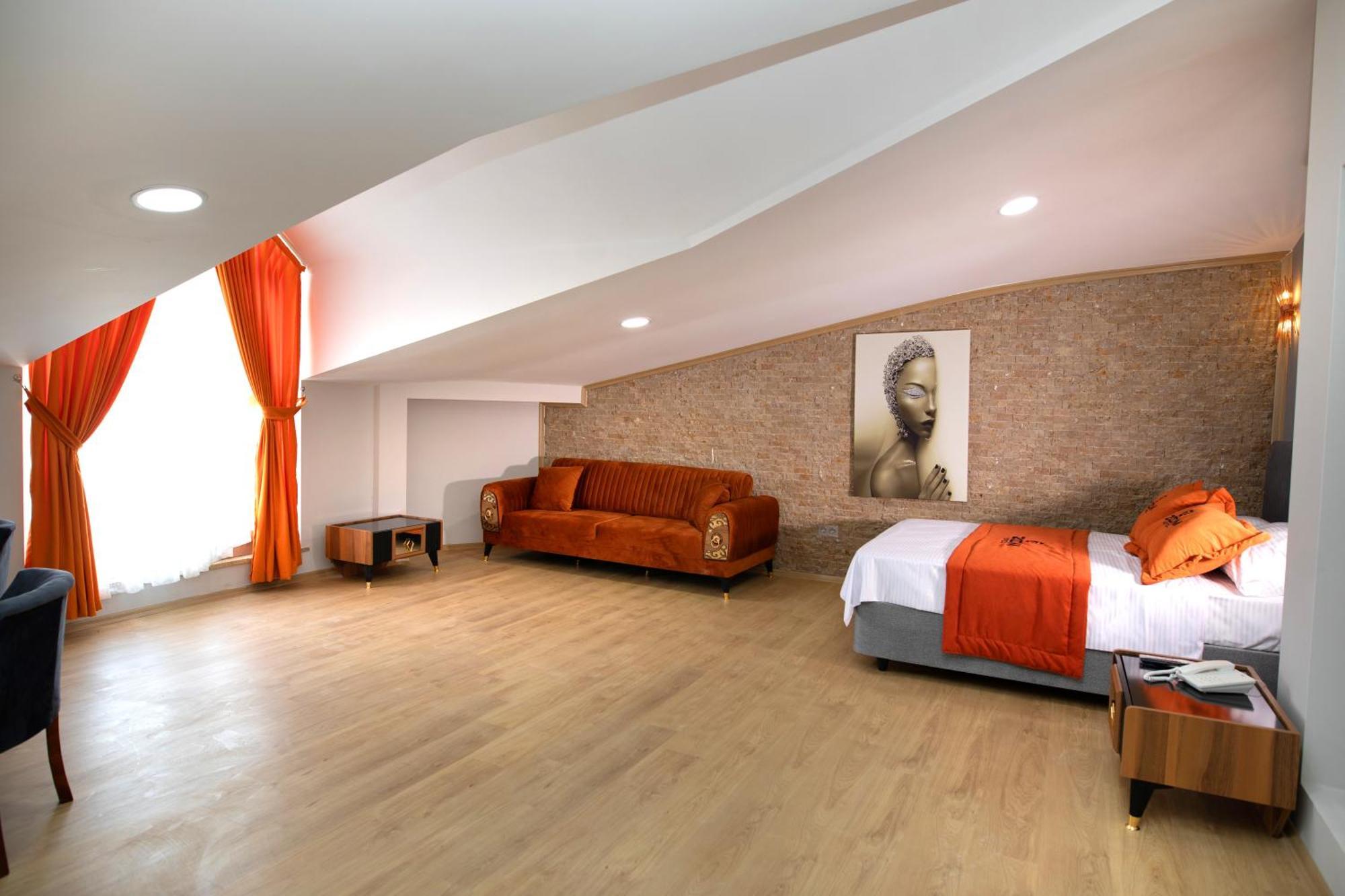 Zoom Otel *