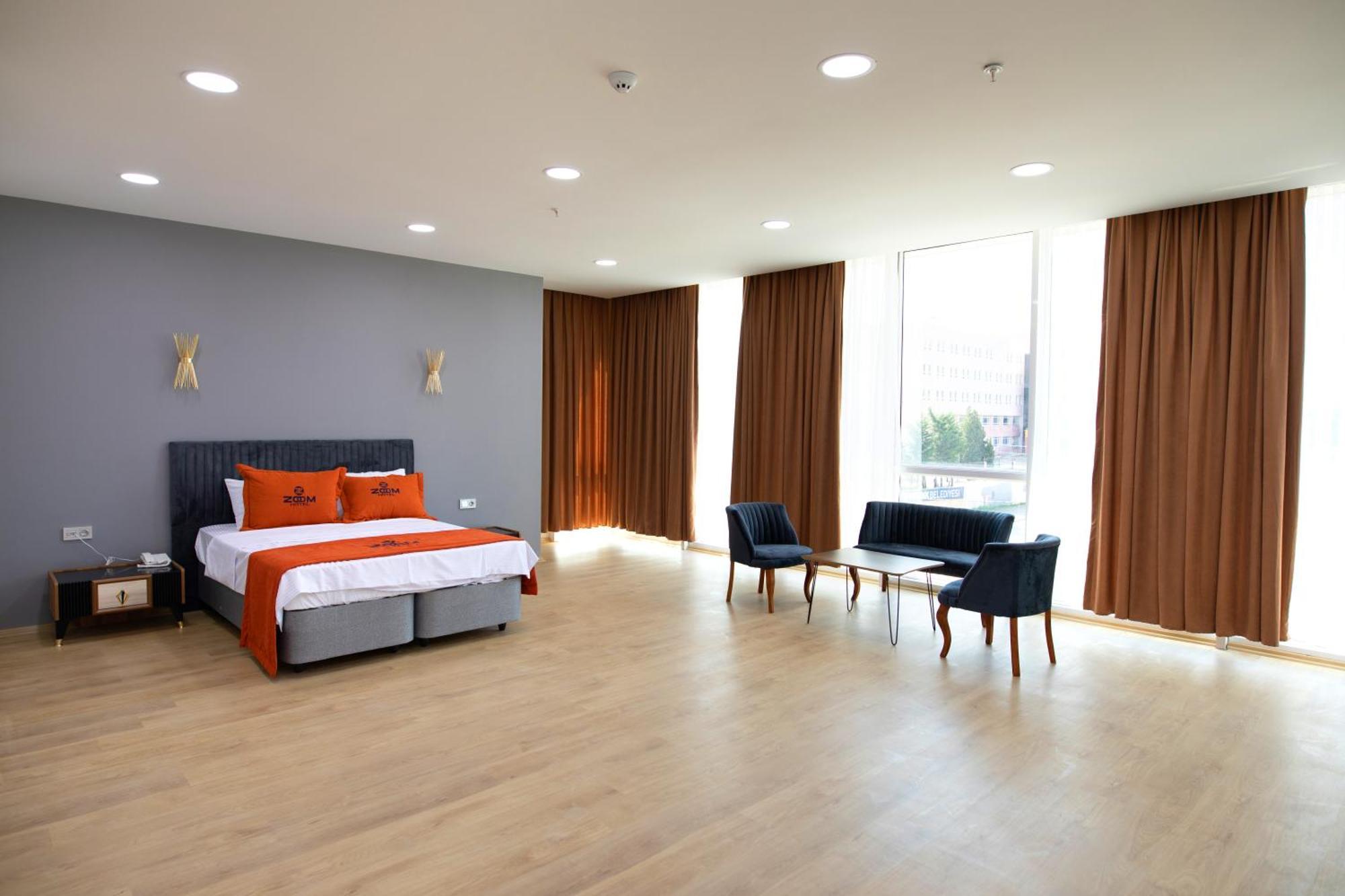 Zoom Otel *