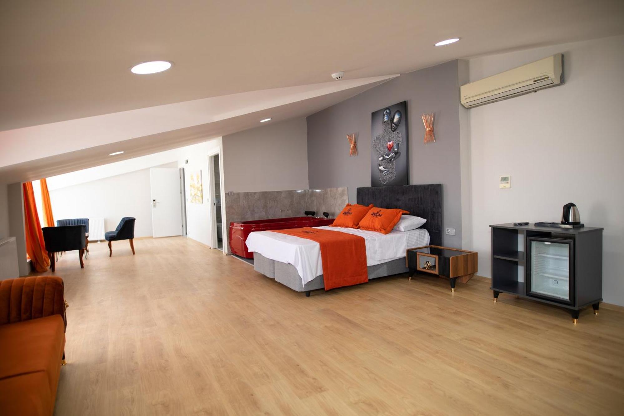 Otel Zoom *